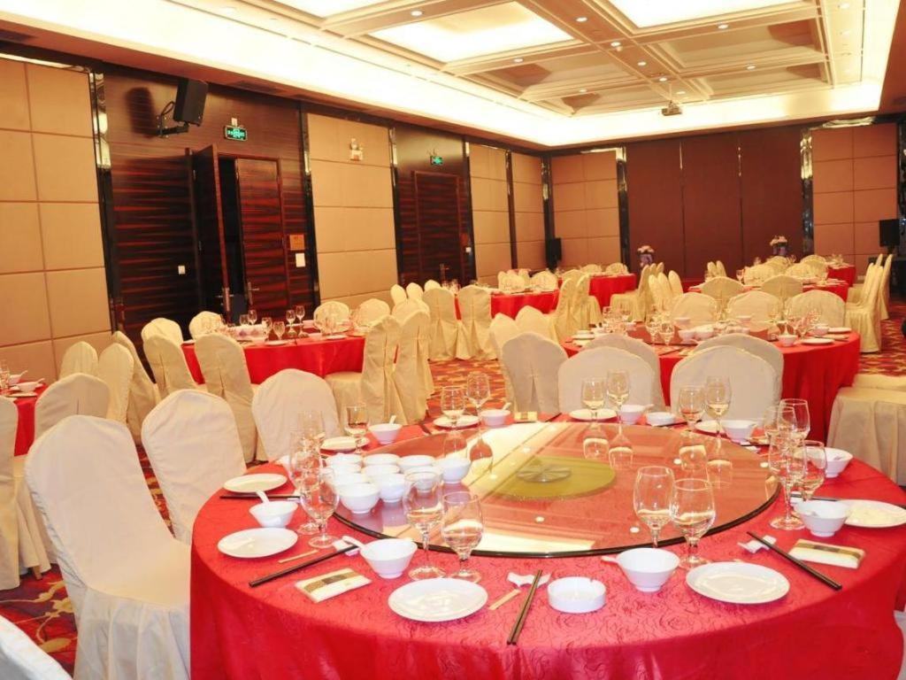 Royal Duke Cherrabah Hotel Zhongshan Zhongshan  Bagian luar foto