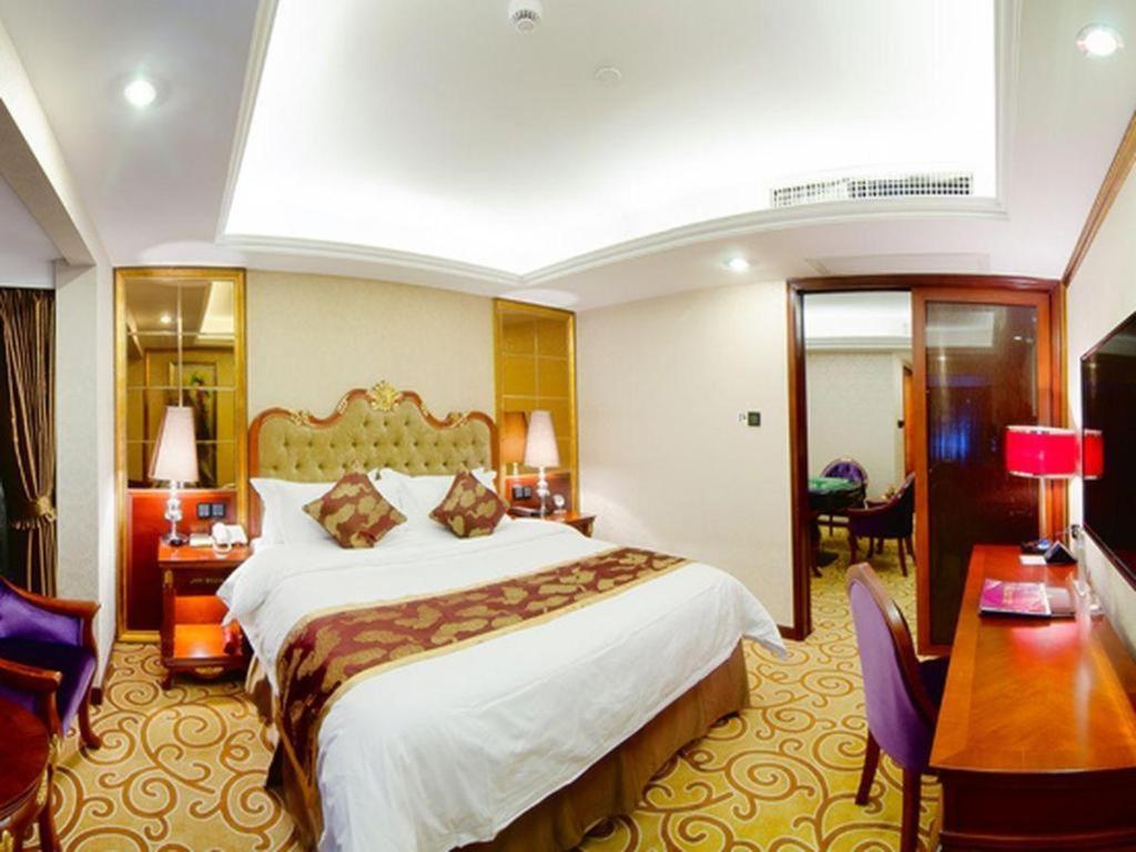 Royal Duke Cherrabah Hotel Zhongshan Zhongshan  Bagian luar foto